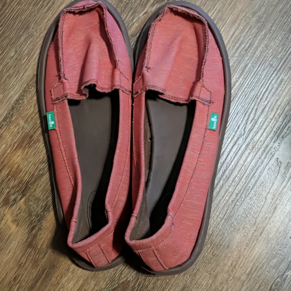 Sanuk red slides